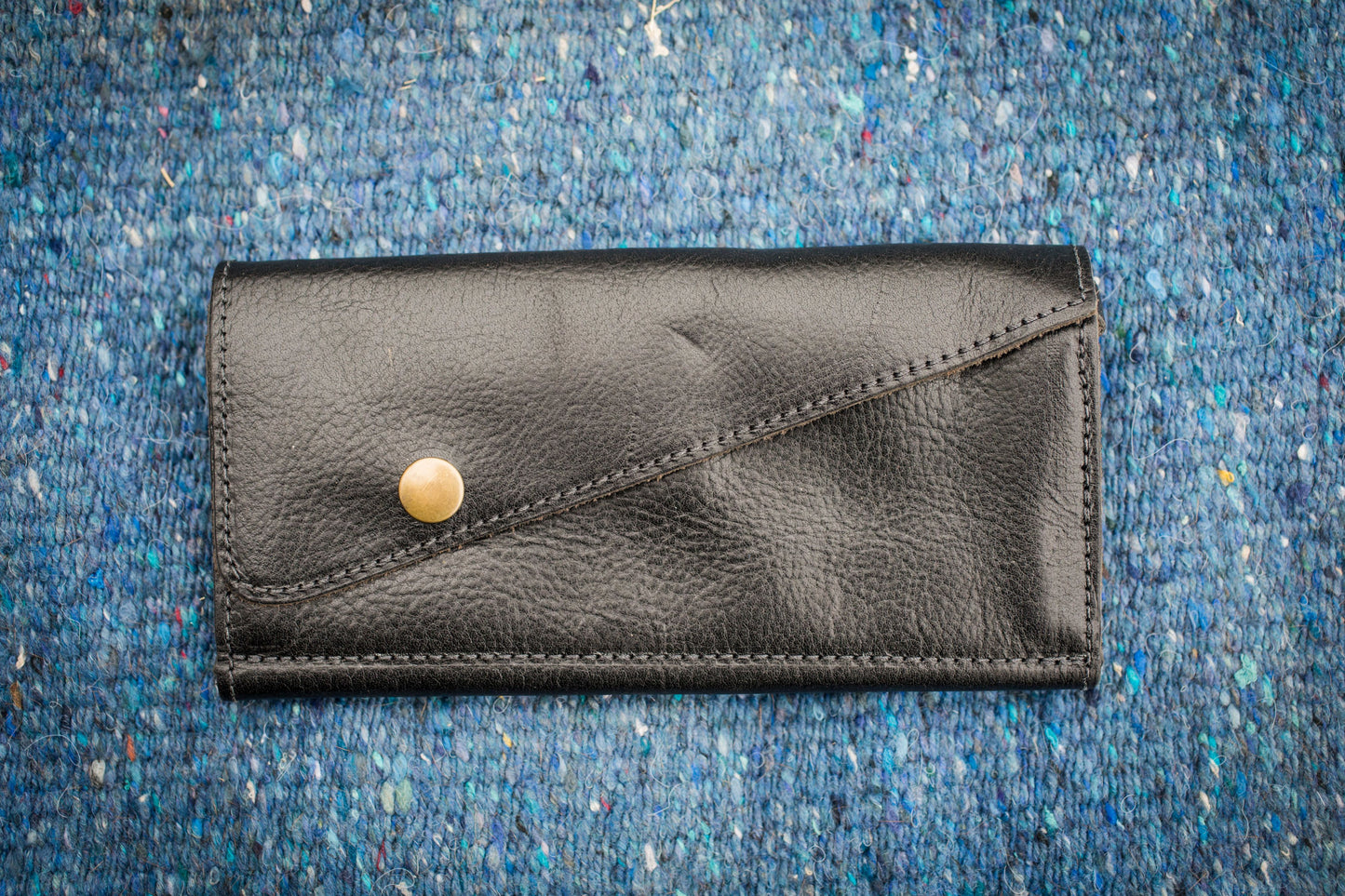 Saddler tri-fold wristlet