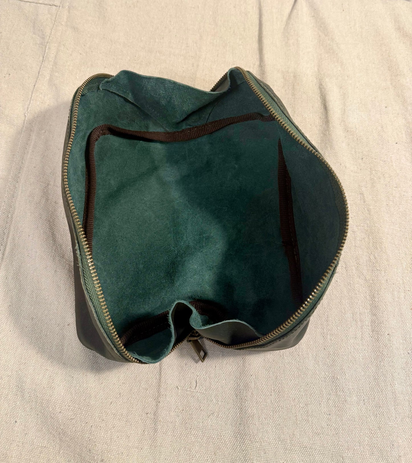 Dopp bag