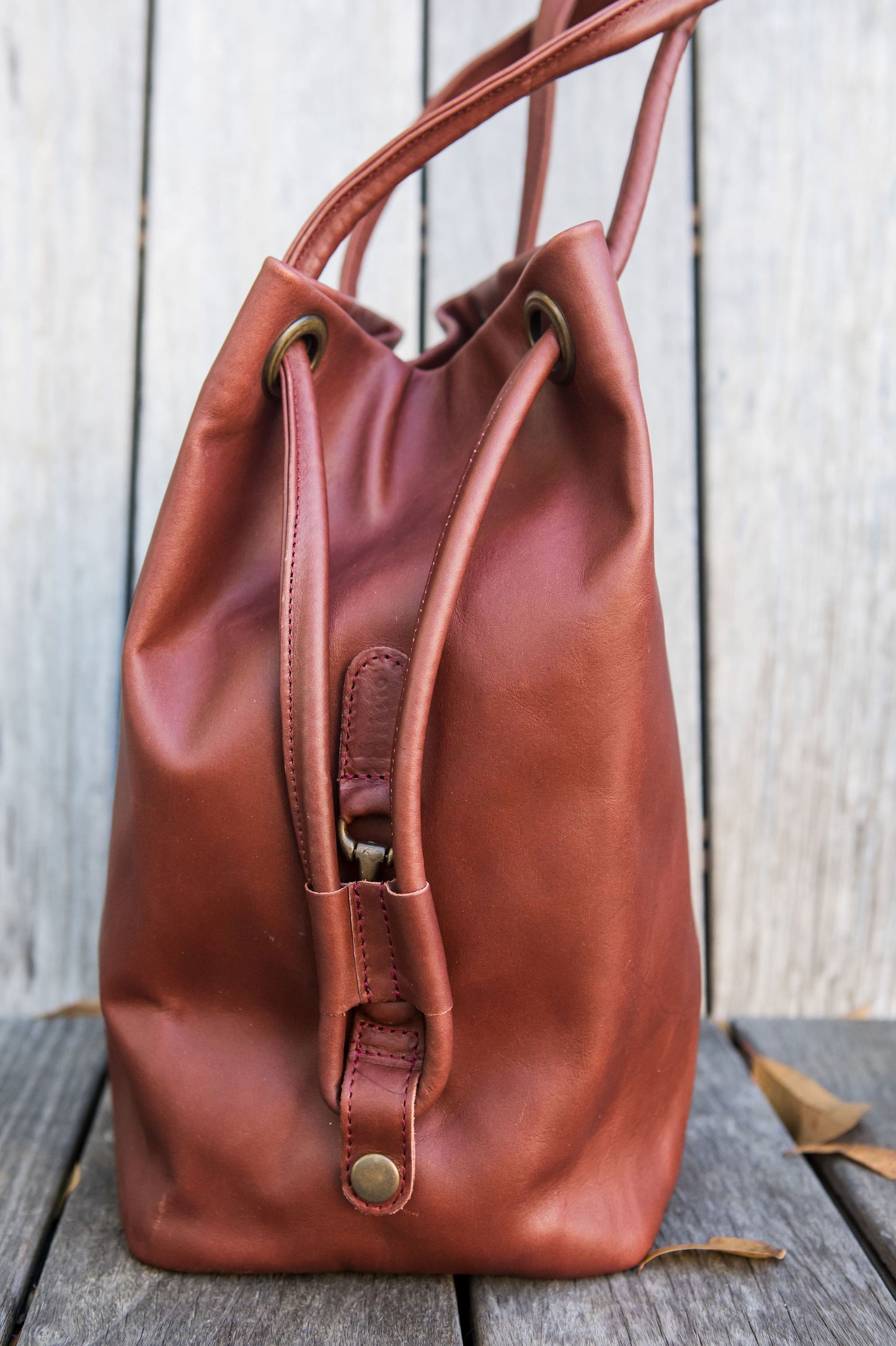 Camden Bucket bag - Oxblood