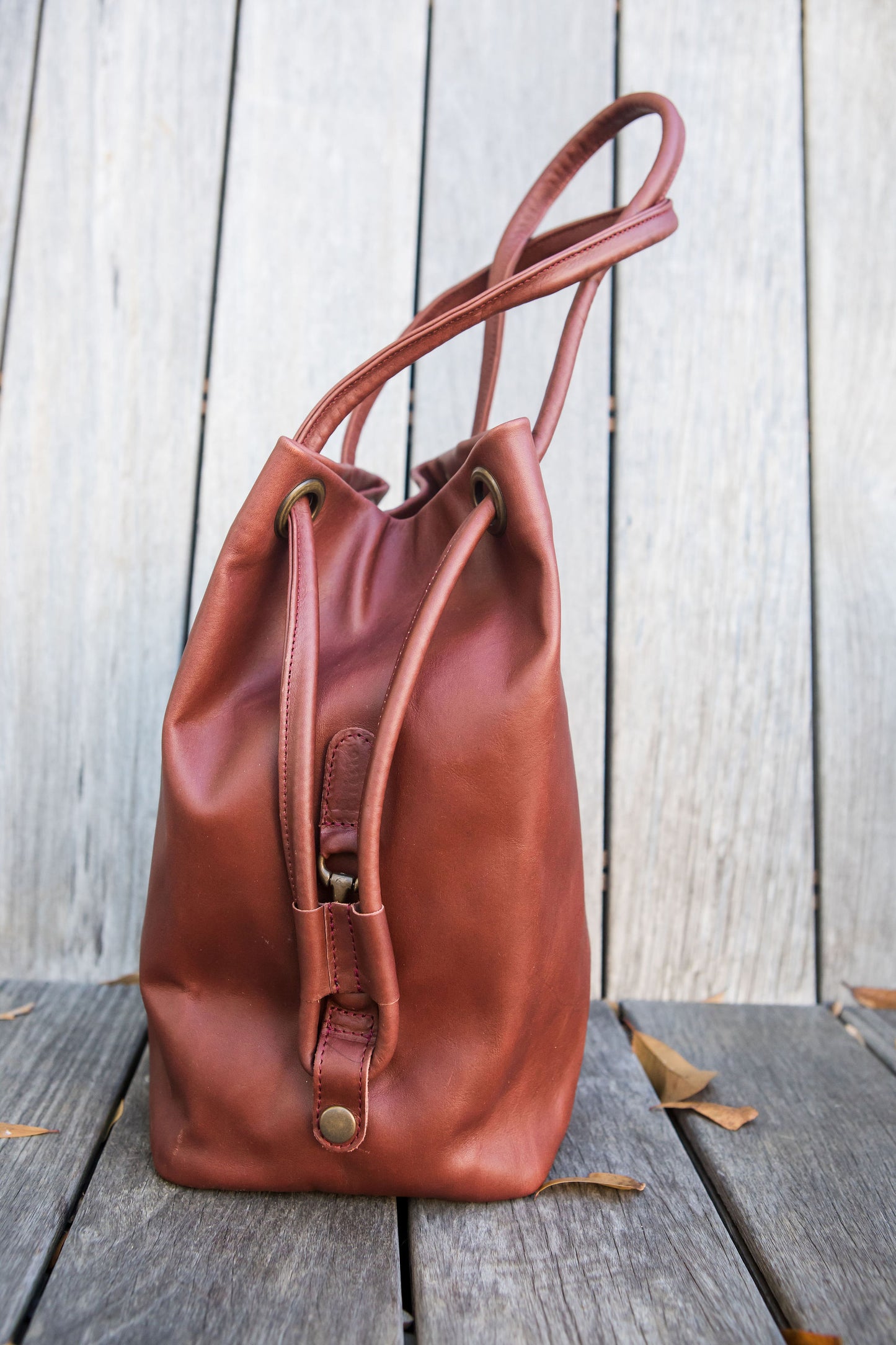 Camden Bucket bag - Oxblood