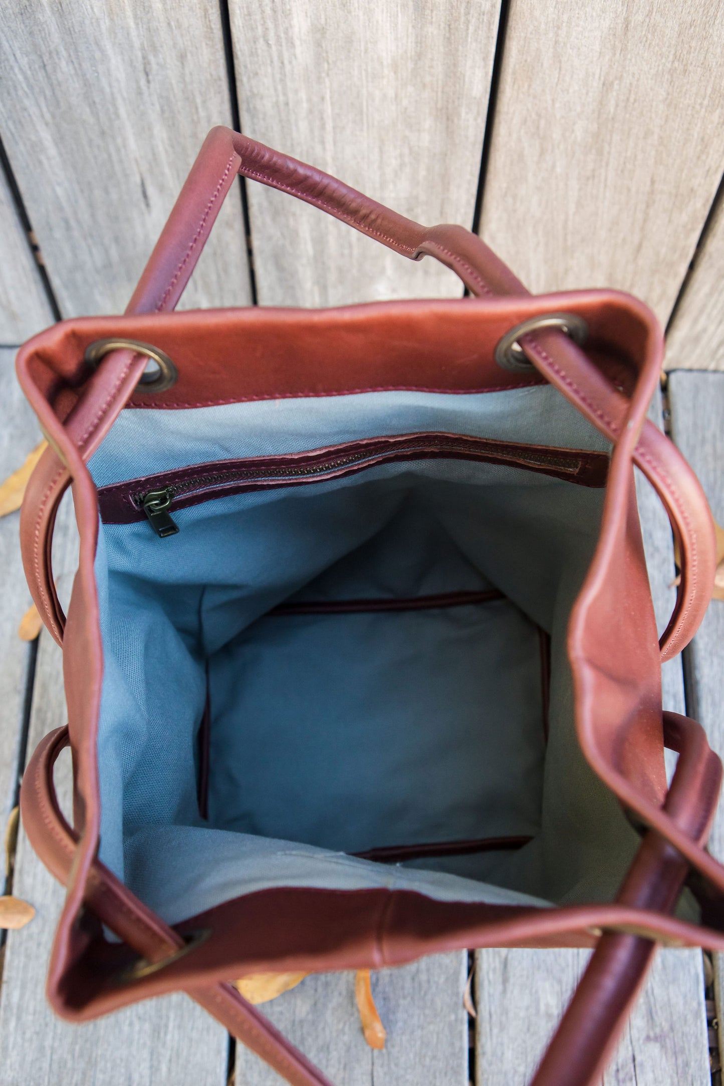 Camden Bucket bag - Oxblood